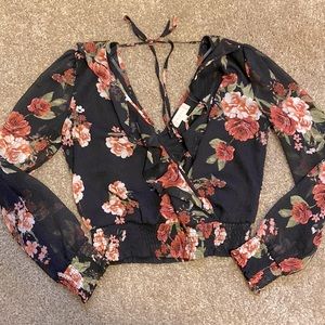 Women’s crop top.